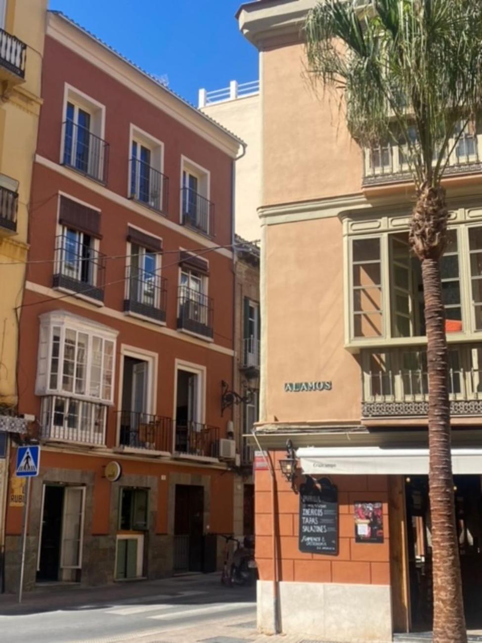 Casa Naty, Espacioso Renovado Apartamento En El Centro De Málaga Eksteriør billede